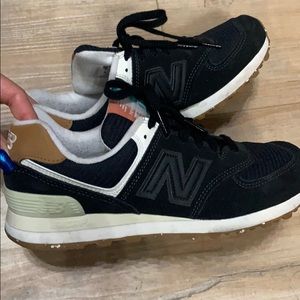 Hardly worn! Soooo comfortable!